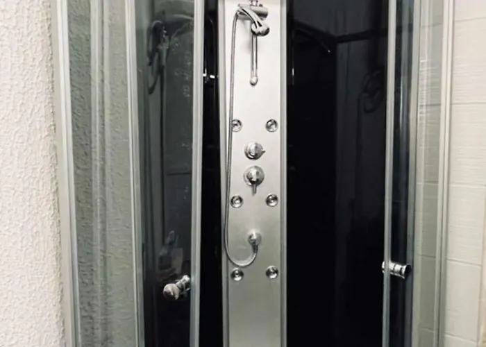 Beau Lumineux A 2mn A Pied Du Tramway.